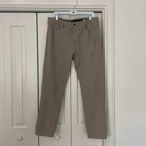 Vineyard Vines khaki 5 pocket on the go pants, 35x30